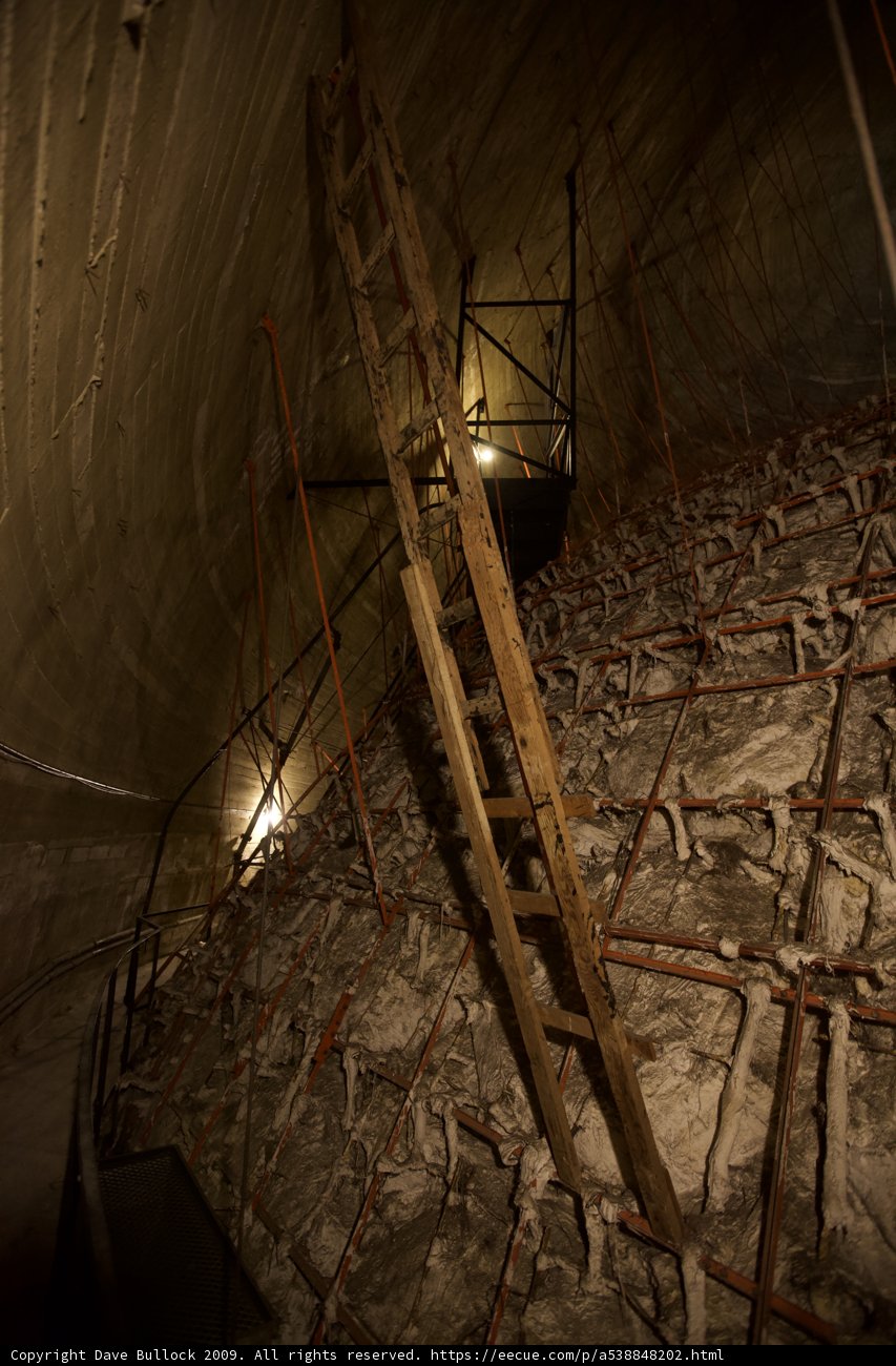 Tunnel Ladder Climb