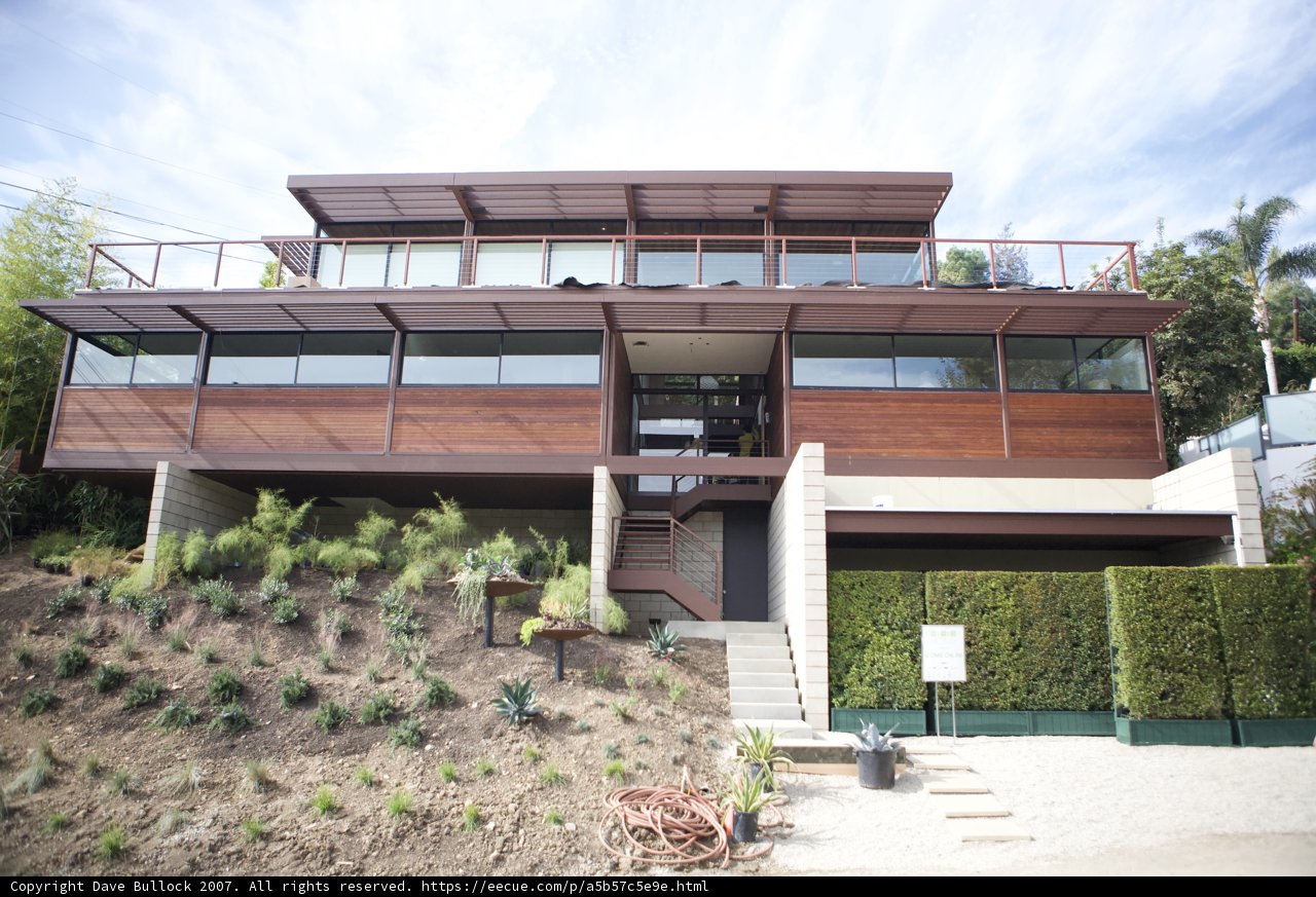 Modern Villa with a Spacious Deck