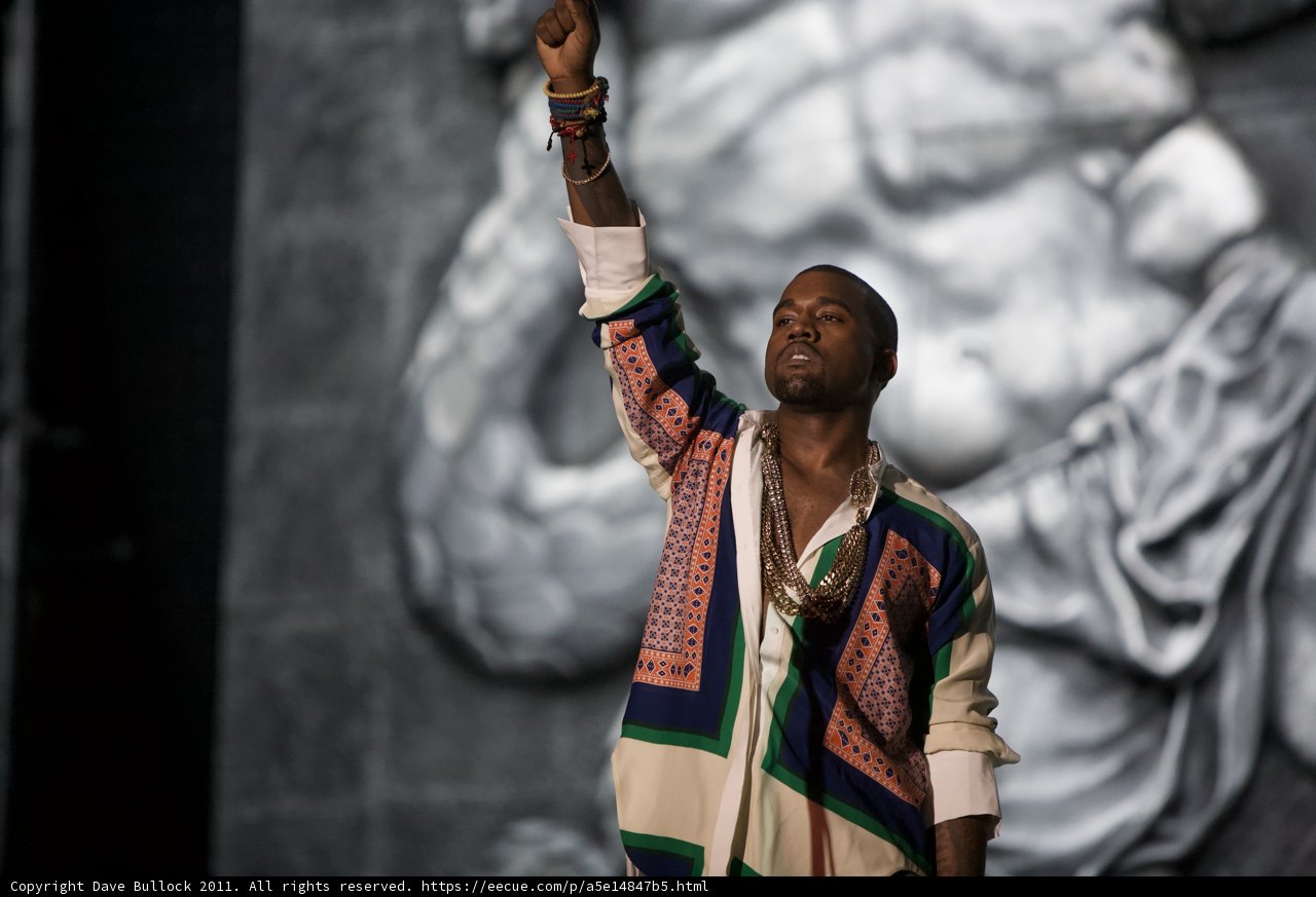 Triumphant Kanye West Holds Up Hand at Coachella 2011