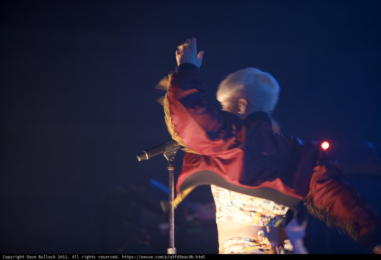 Radiant Lady with Electrifying Performance