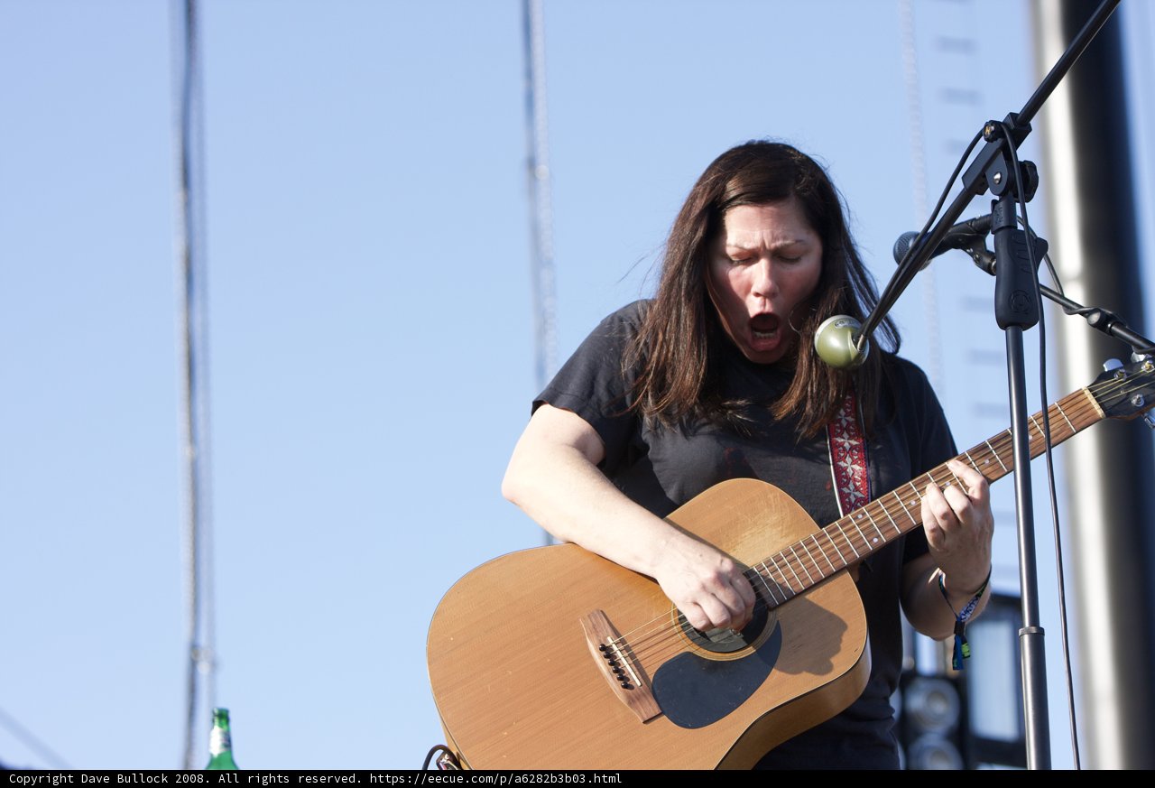 Kim Deal's Acoustic Performance at Coachella 2008