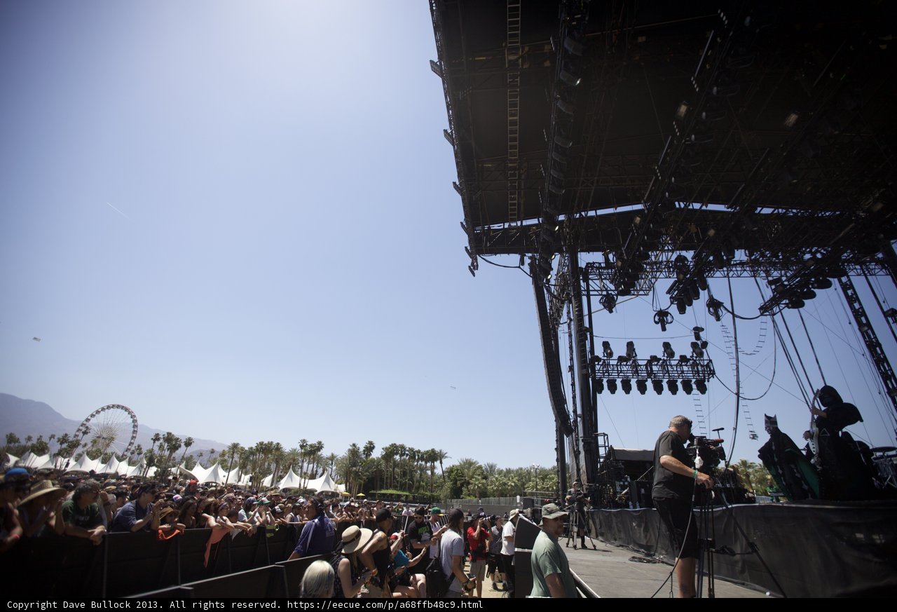 Apache 207 electrifies the crowd at Coachella