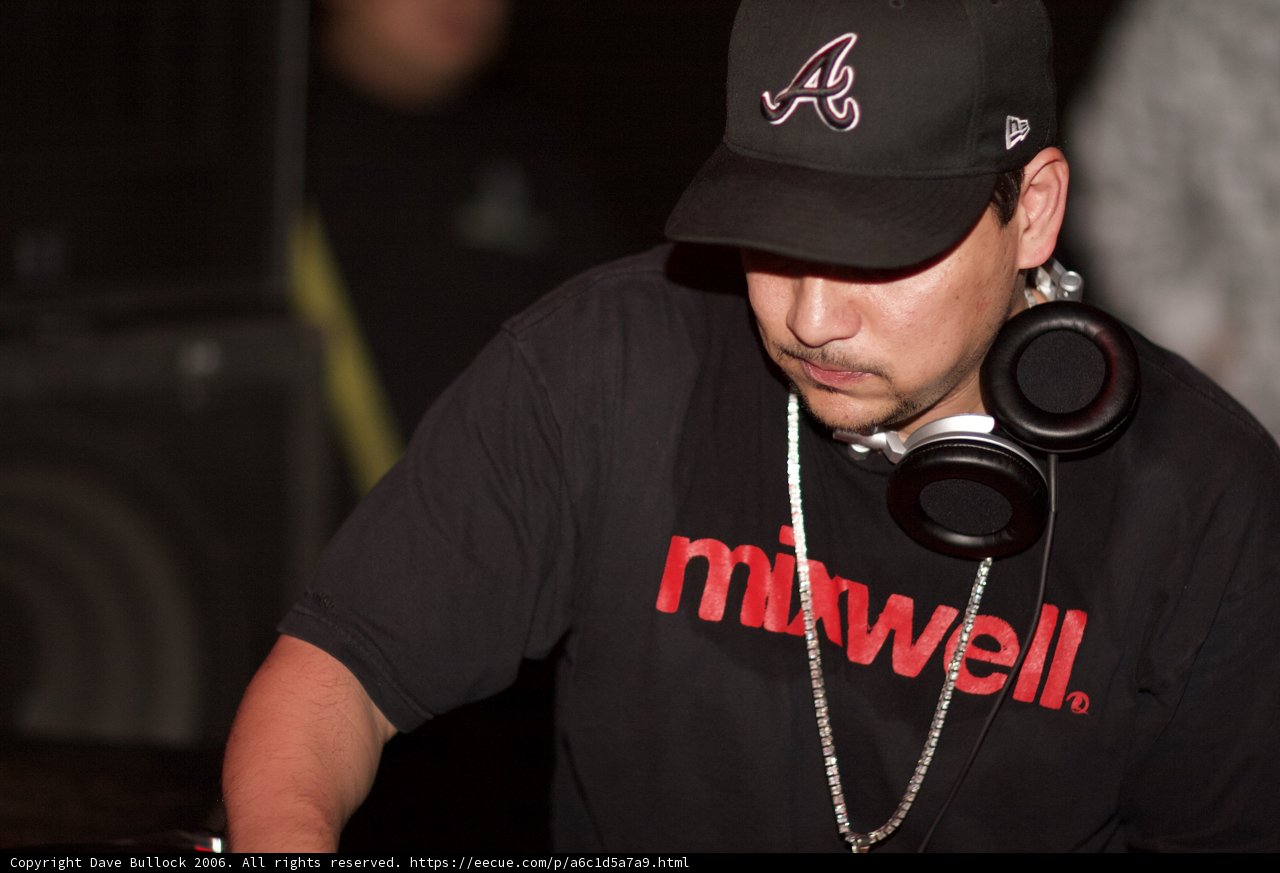 DJ Craze Spinning the Beats