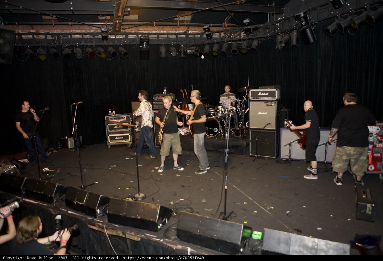 Bad Religion Rocks the Glasshouse