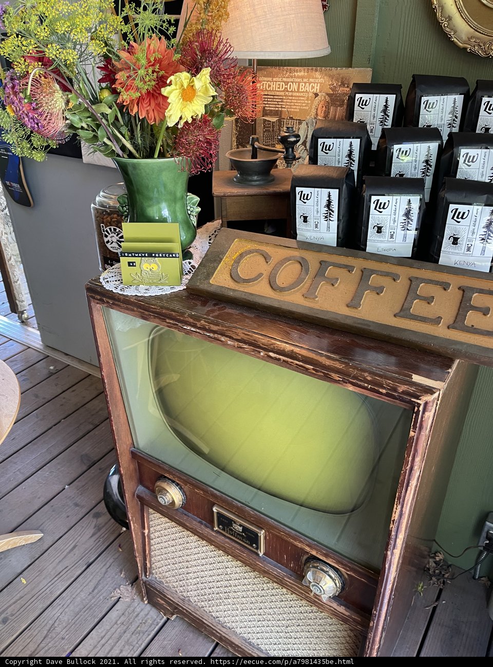 Vintage Television Set as an Artistic Centerpiece