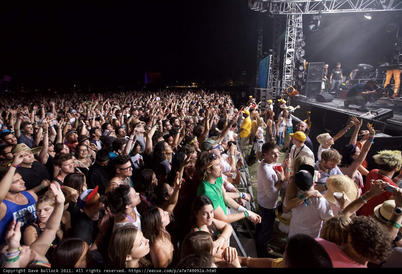 Epic Crowd at Coachella 2011