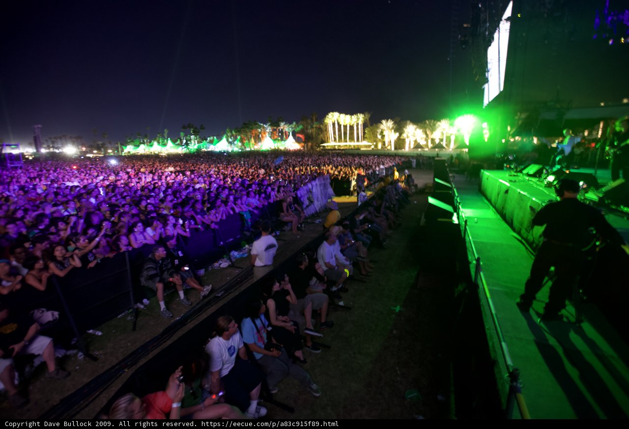 A Night of Musical Bliss with the Crowd at Coachella 2009