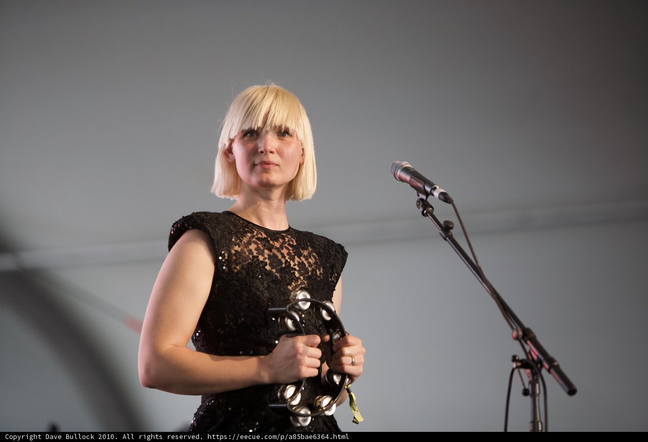 Sharin Foo Performs in Elegant Evening Dress at Coachella 2010