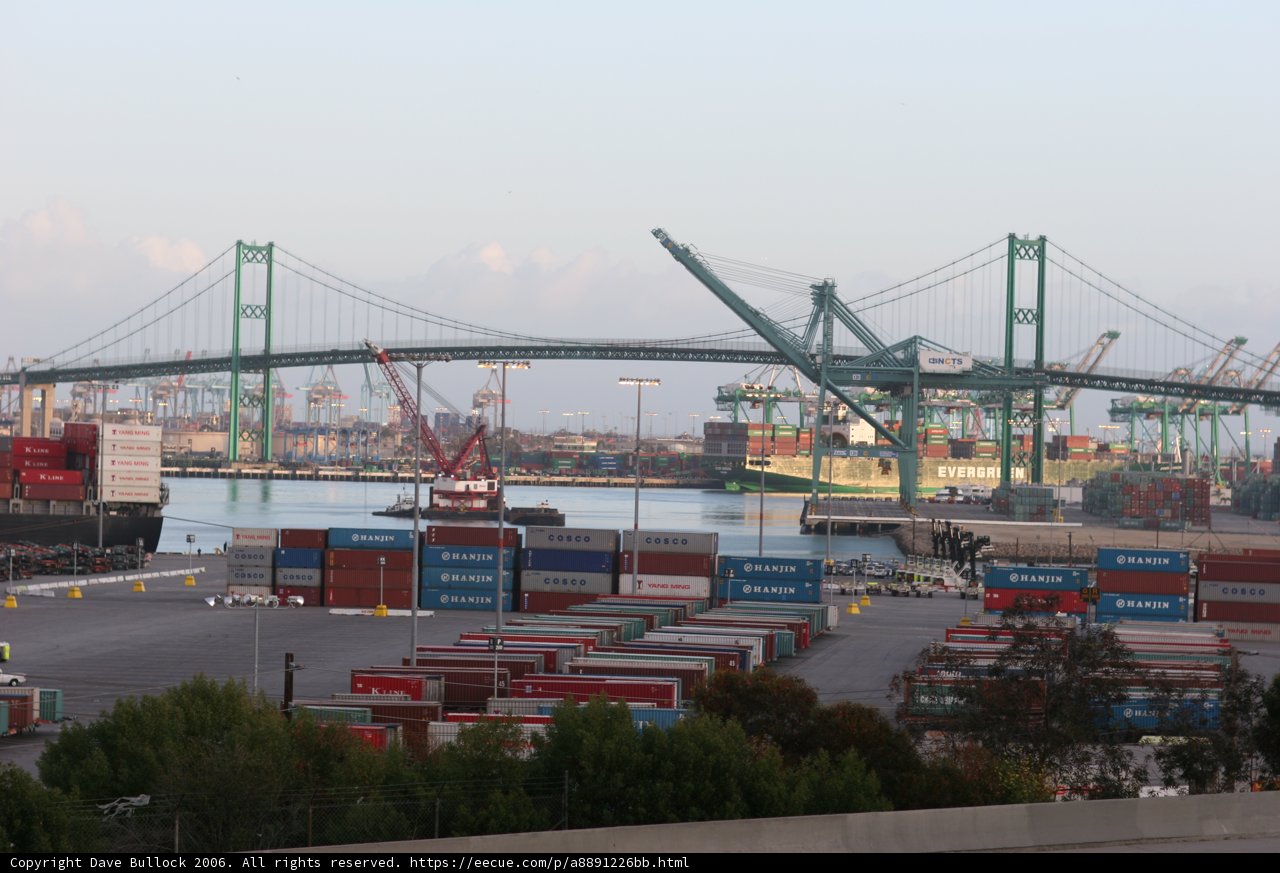 Urban Shipping Hub
