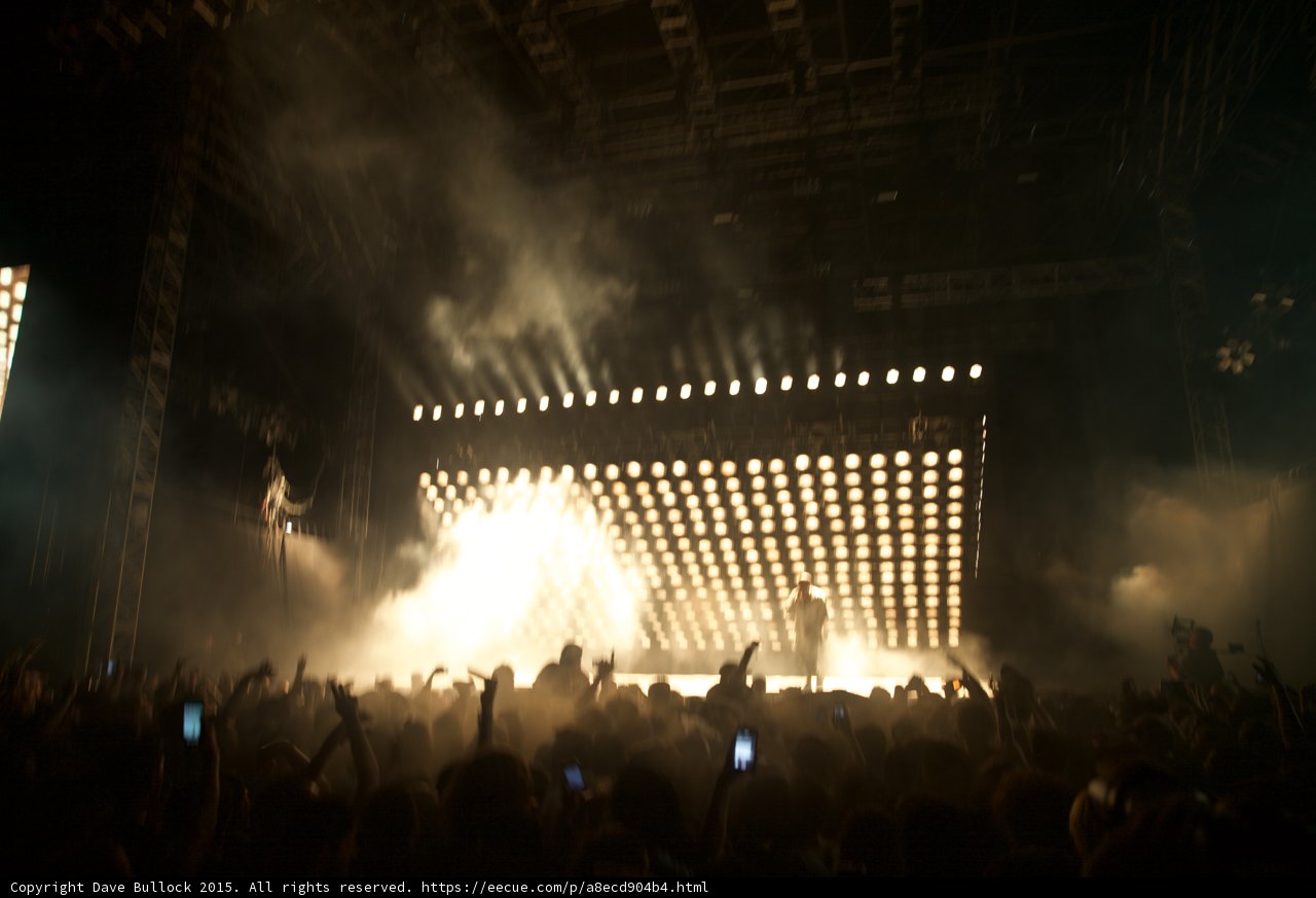 Kanye West Bilateral Fog Stage