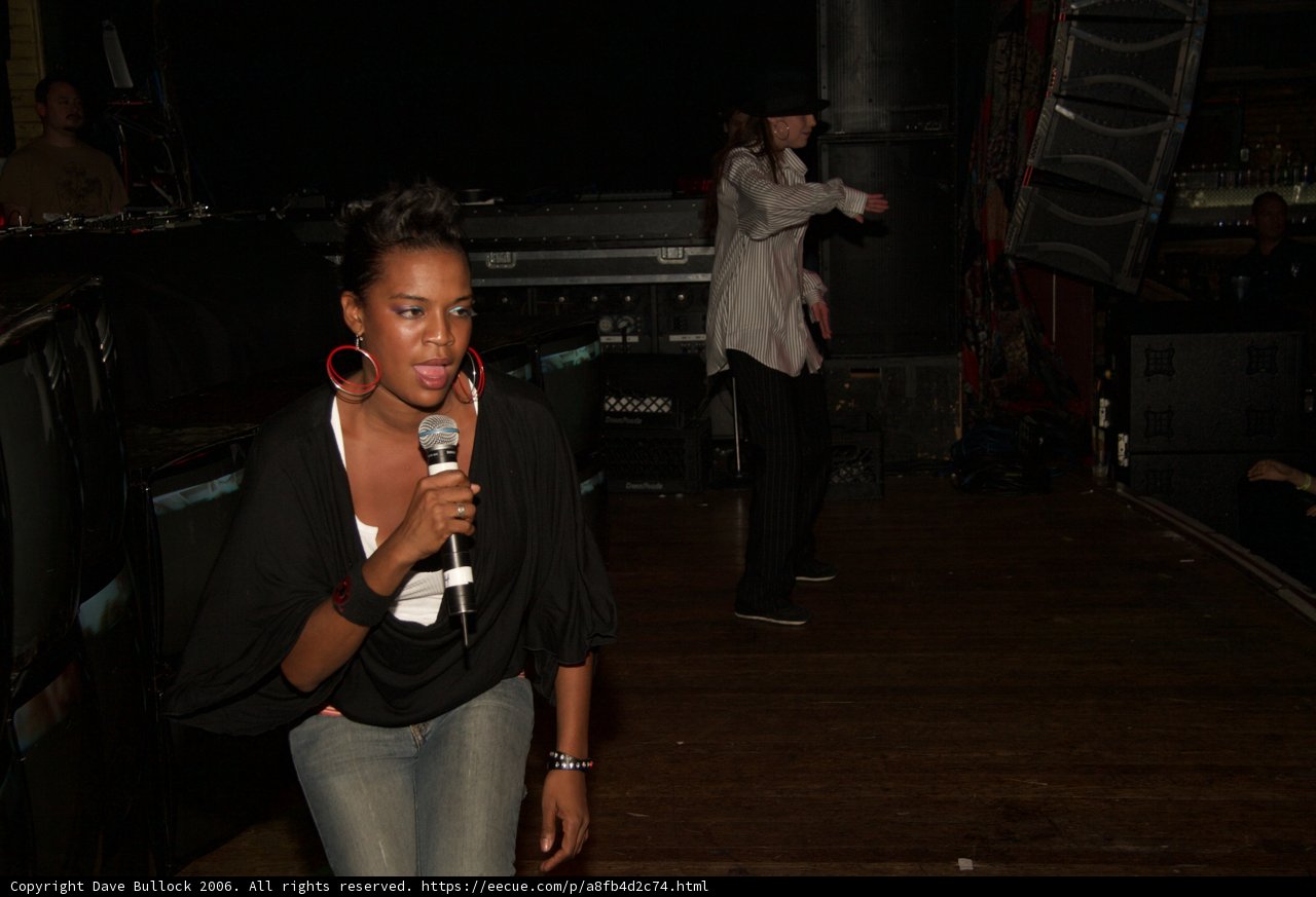 Captivating the Crowd