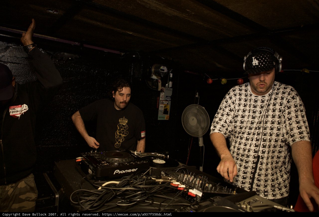 Dark Room Deejay Duo