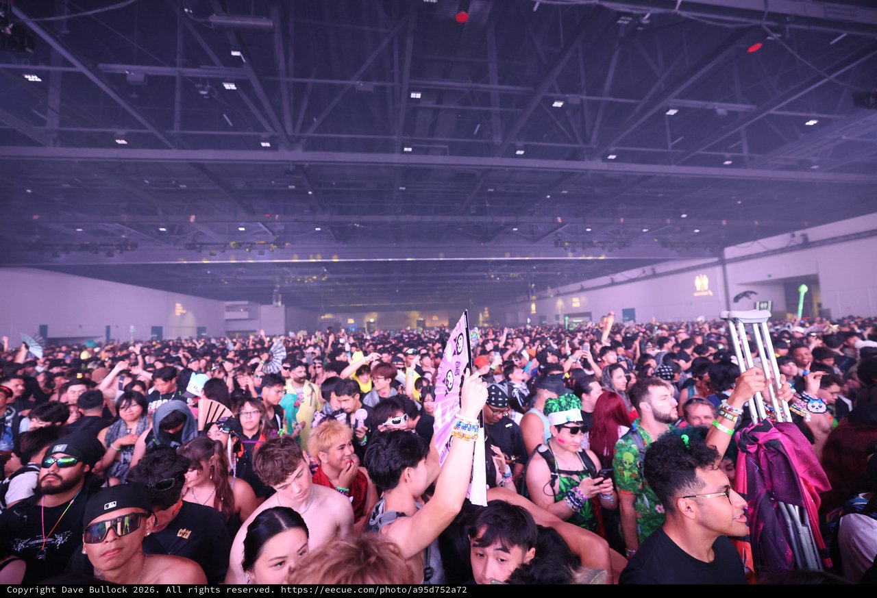 Massive Indoor Crowd Packed at Wobbleland 2026