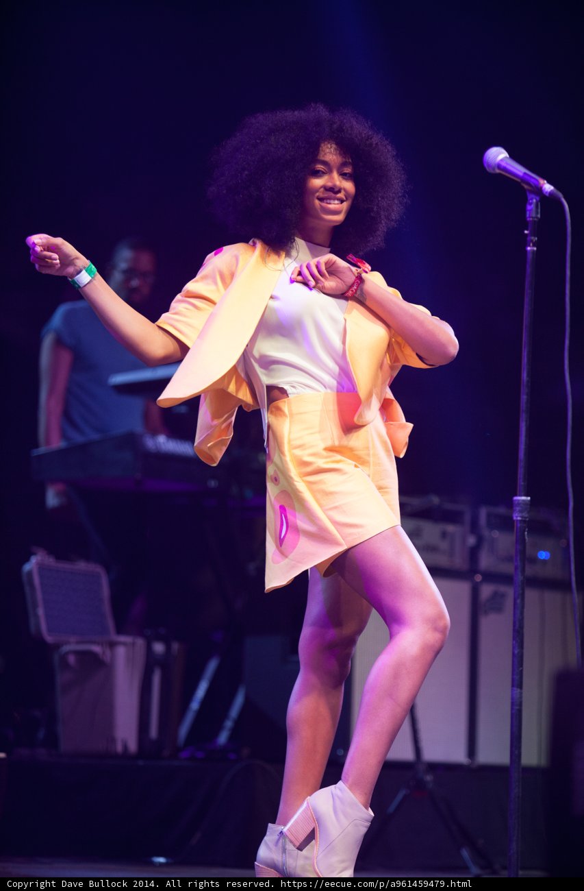 Solange Dancing