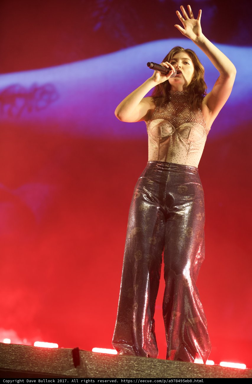 Lorde Commanding the Stage at Coachella