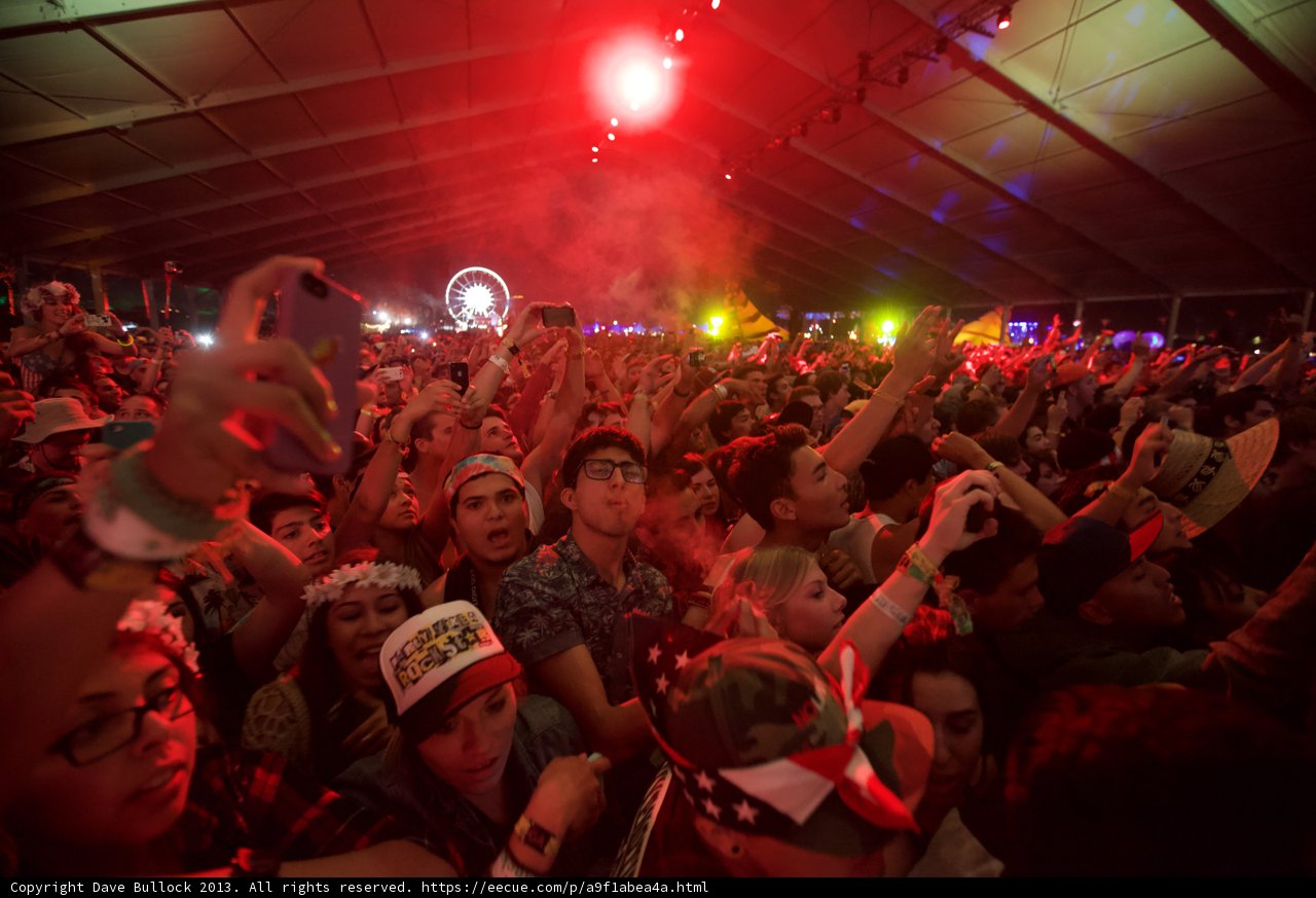 Red-Hot Crowd at Coachella with Amy Winehouse