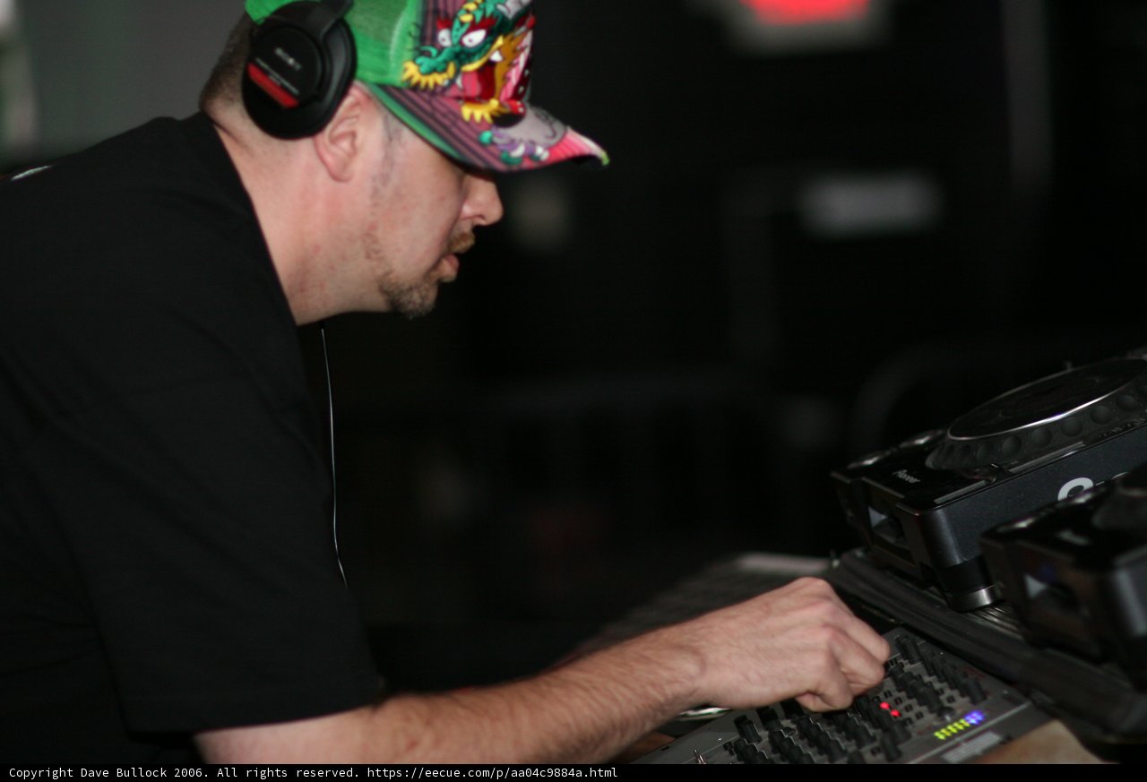 Deejay in the Groove