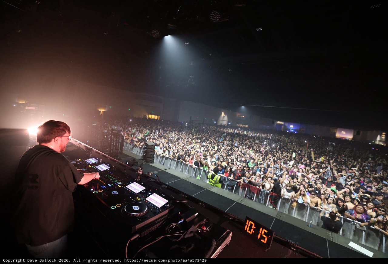 DJ Commands Massive Crowd at Wobbleland Festival 2026