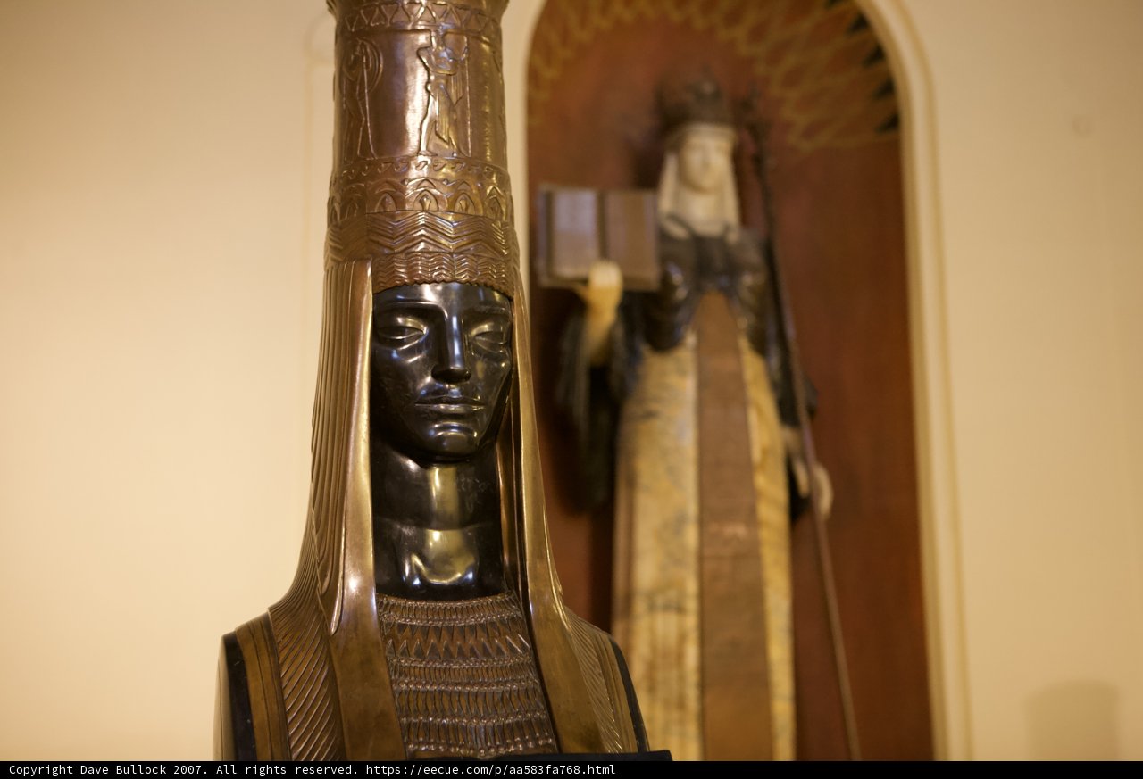 The Crowned Lady Statue