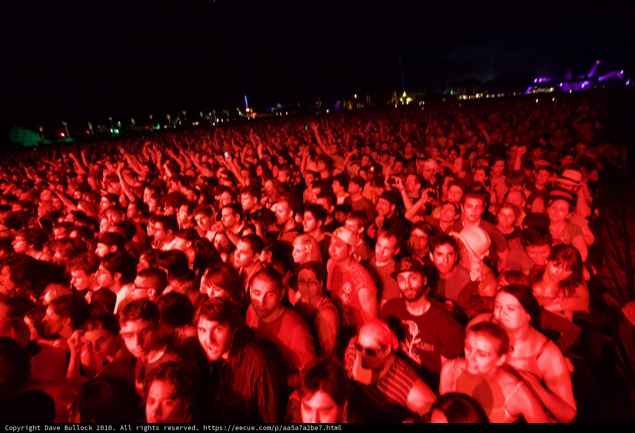 Red-Hot Crowd at 2010 Coachella