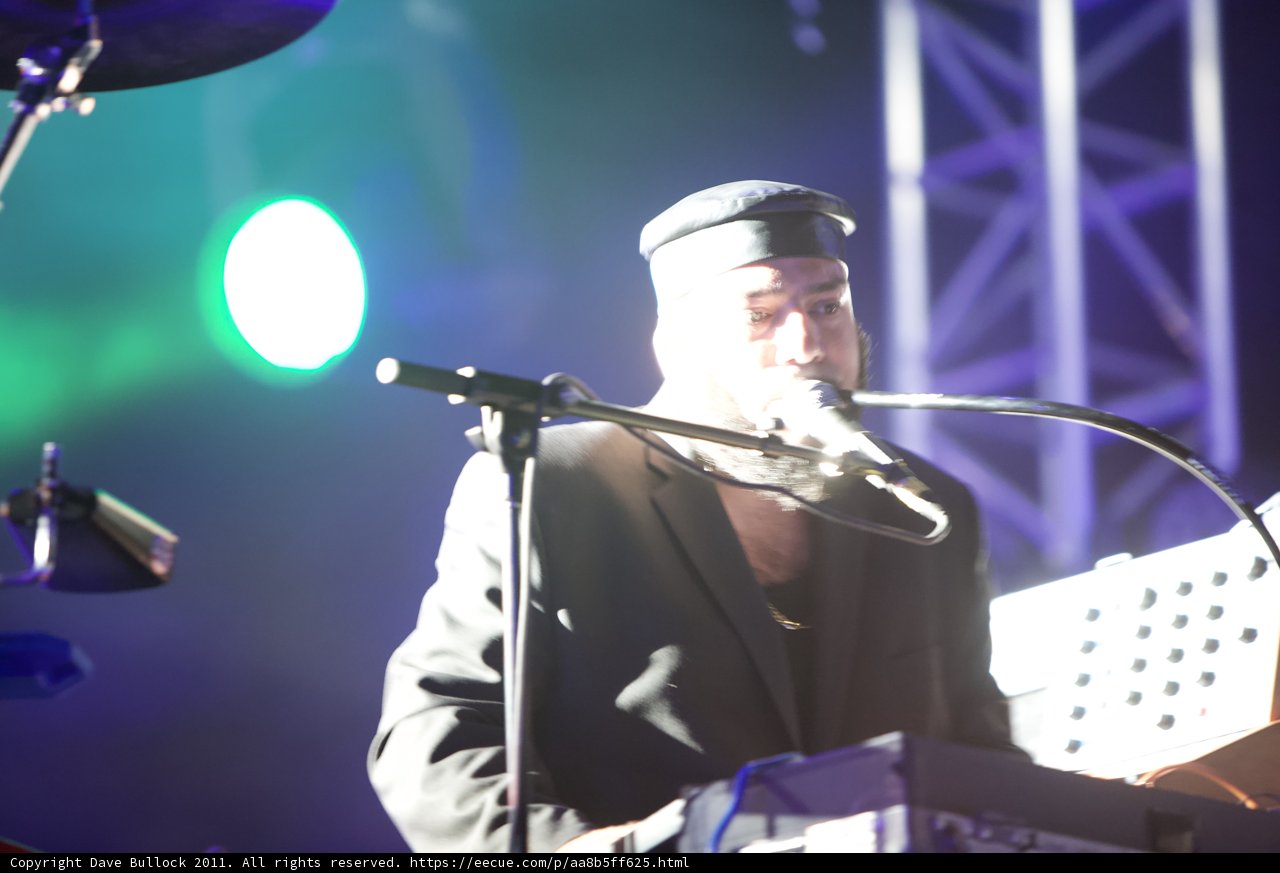 Keyboard Maestro Takes Center Stage