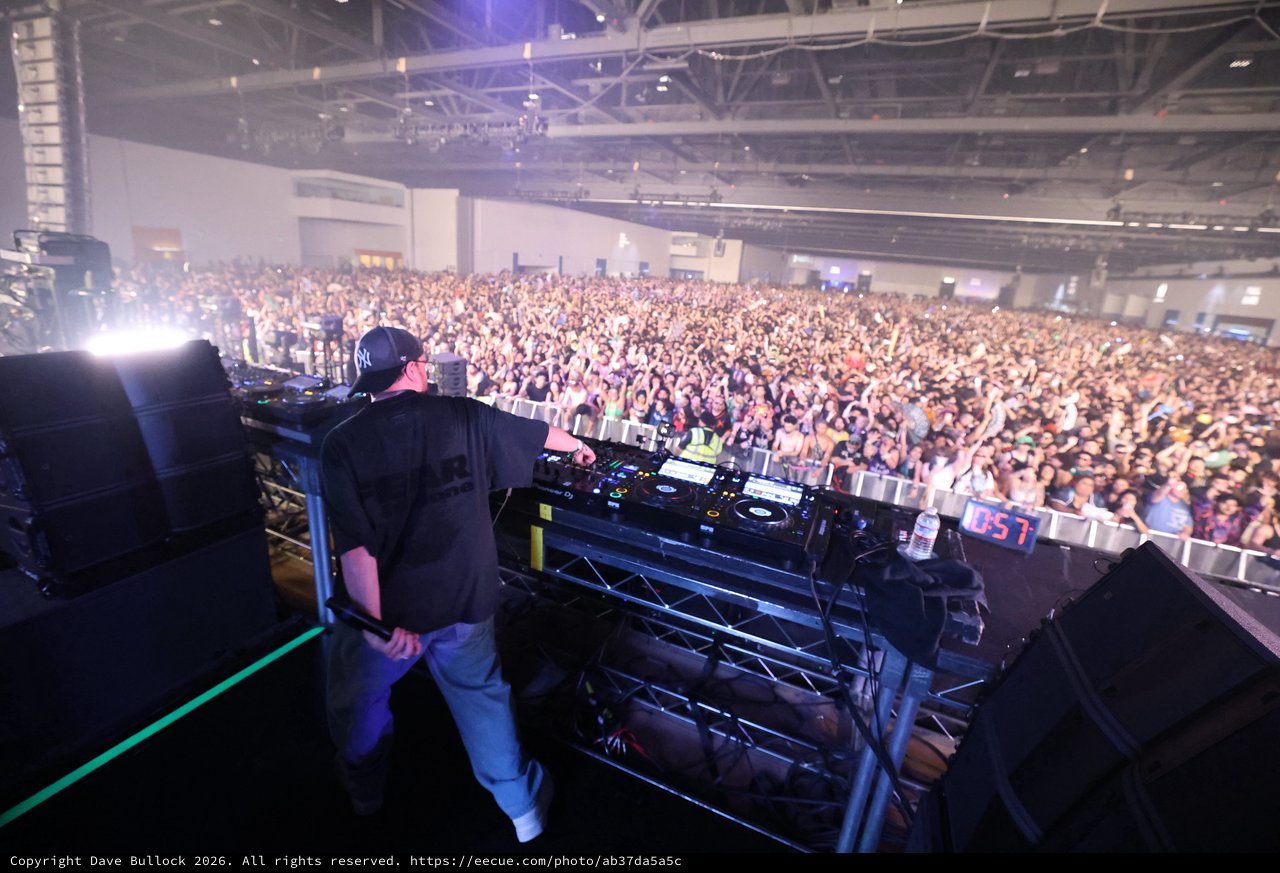 DJ Commands Massive Indoor Festival Crowd at Wobbleland