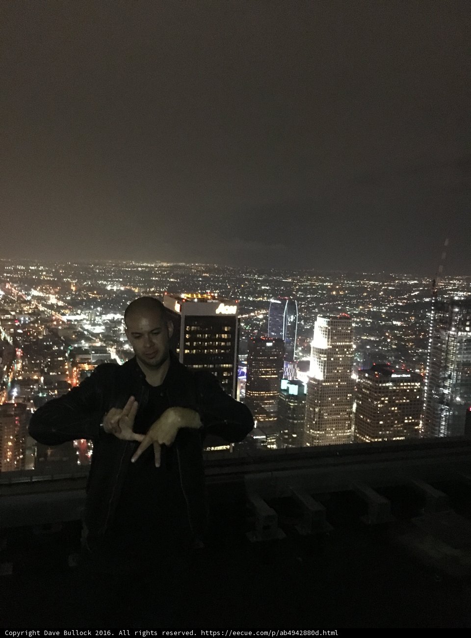 The Finger Pointing to the Metropolis