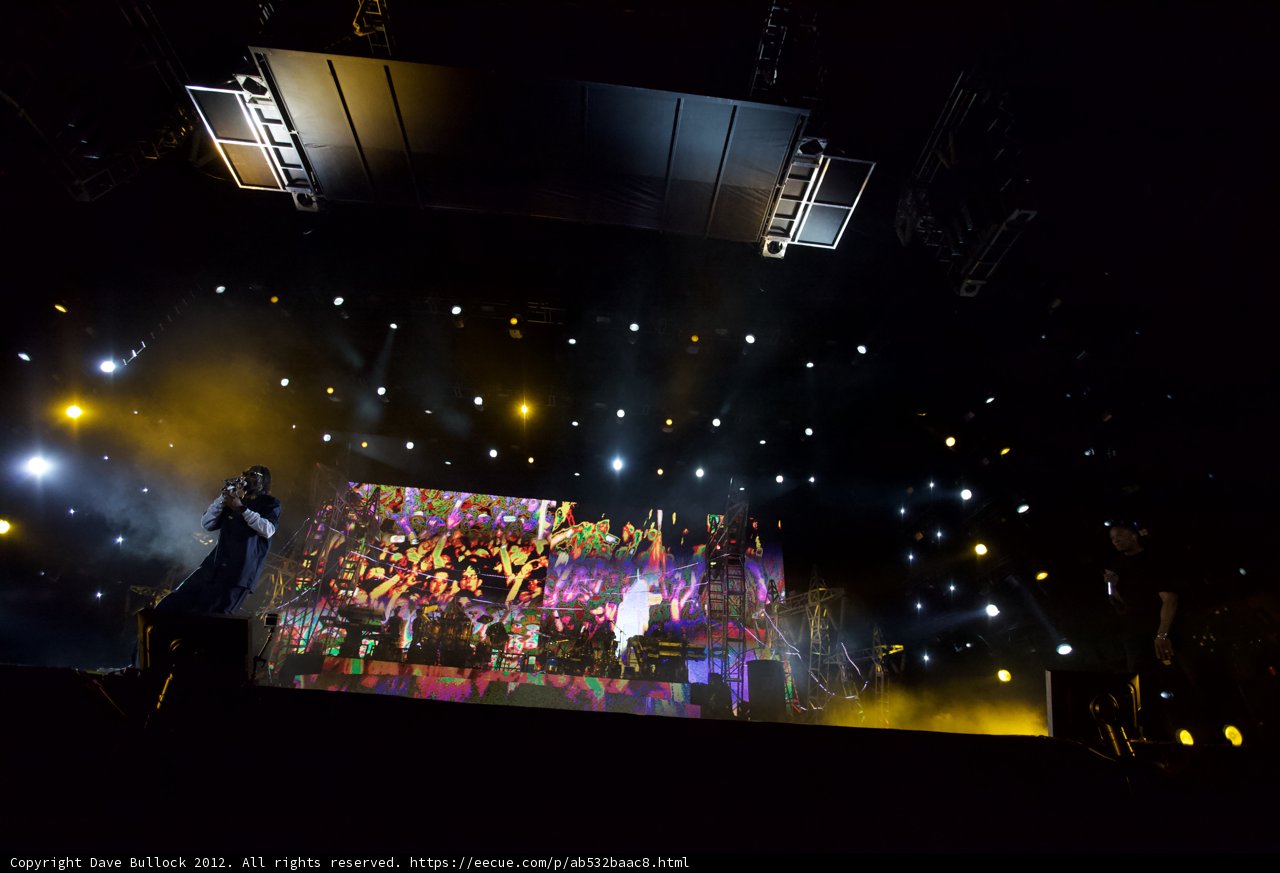 Dr. Dre electrifies the crowd