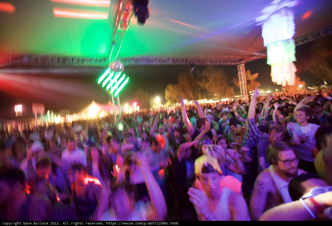 Bright Lights and a Booming Beat at Coachella 2012