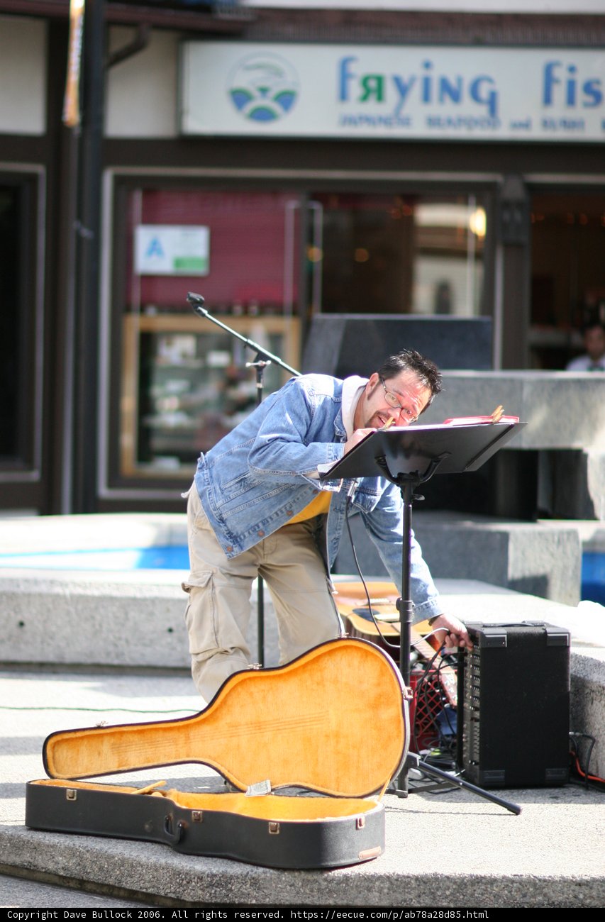 Acoustic sounds in Little Tokyo