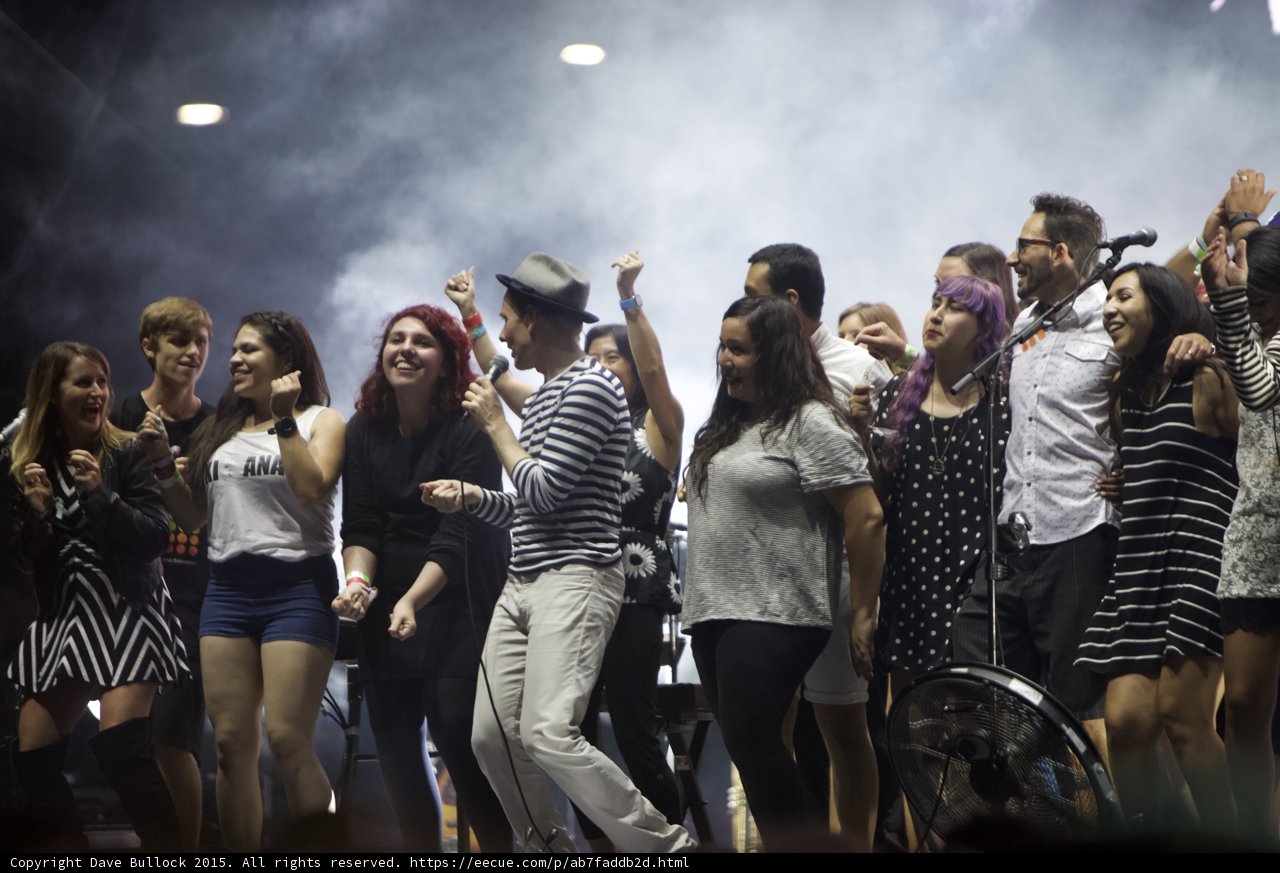 FYF Fest Stage Fans Dancing Fedora Man Dancing Red Hair Smiling Purple Hair Joyful Finale