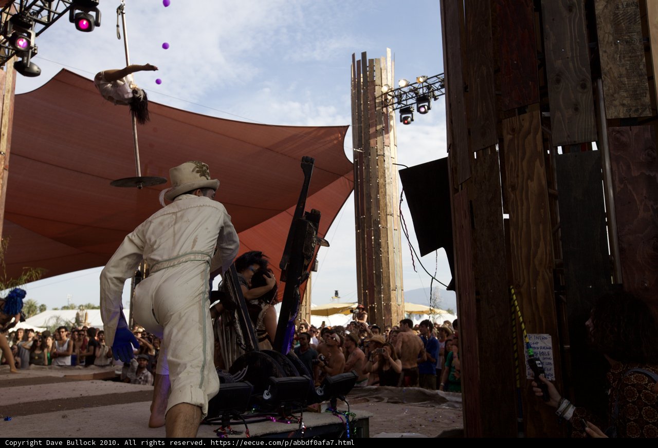 Man in White Takes the Stage at Coachella 2010