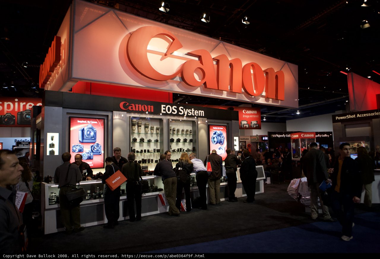 Canon booth attracts crowds at Nashville show