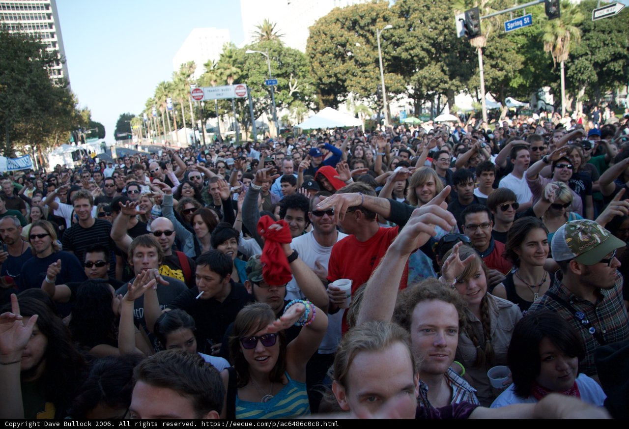 Detour 3's Epic Crowd