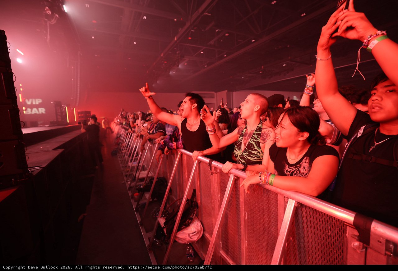 Ecstatic Fans Pack the Rail at Wobbleland 2026