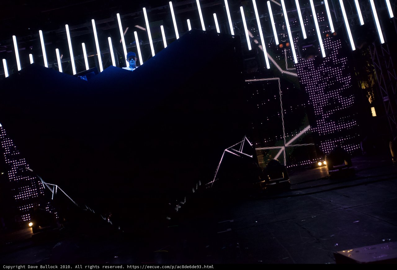 Illuminating the Crowd