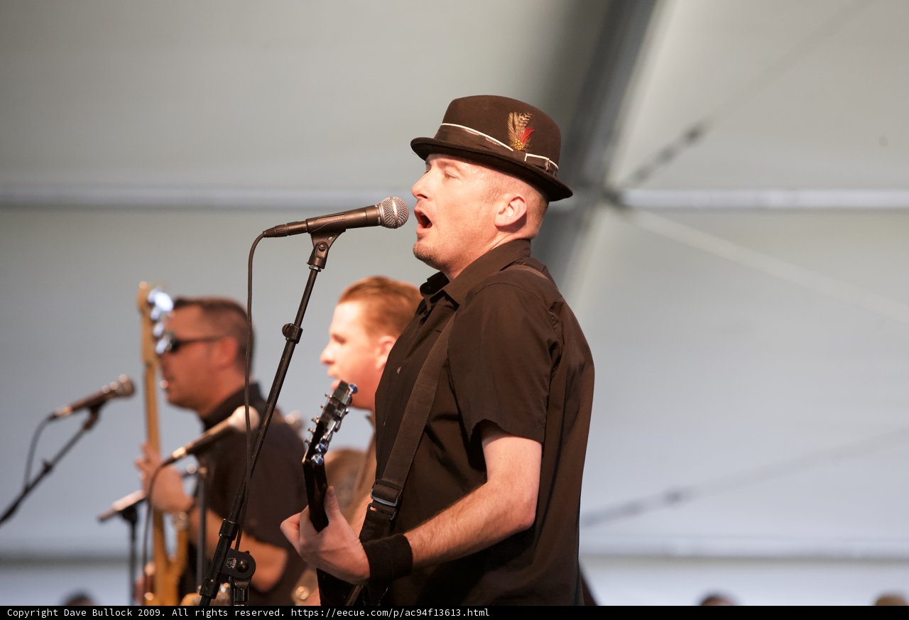 The Hat-Topped Crooner