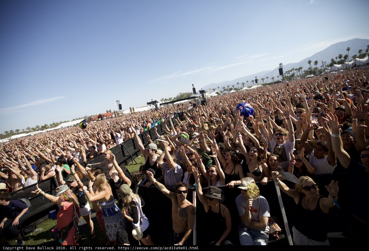 Coachella Sunda y Music Festival Crowd