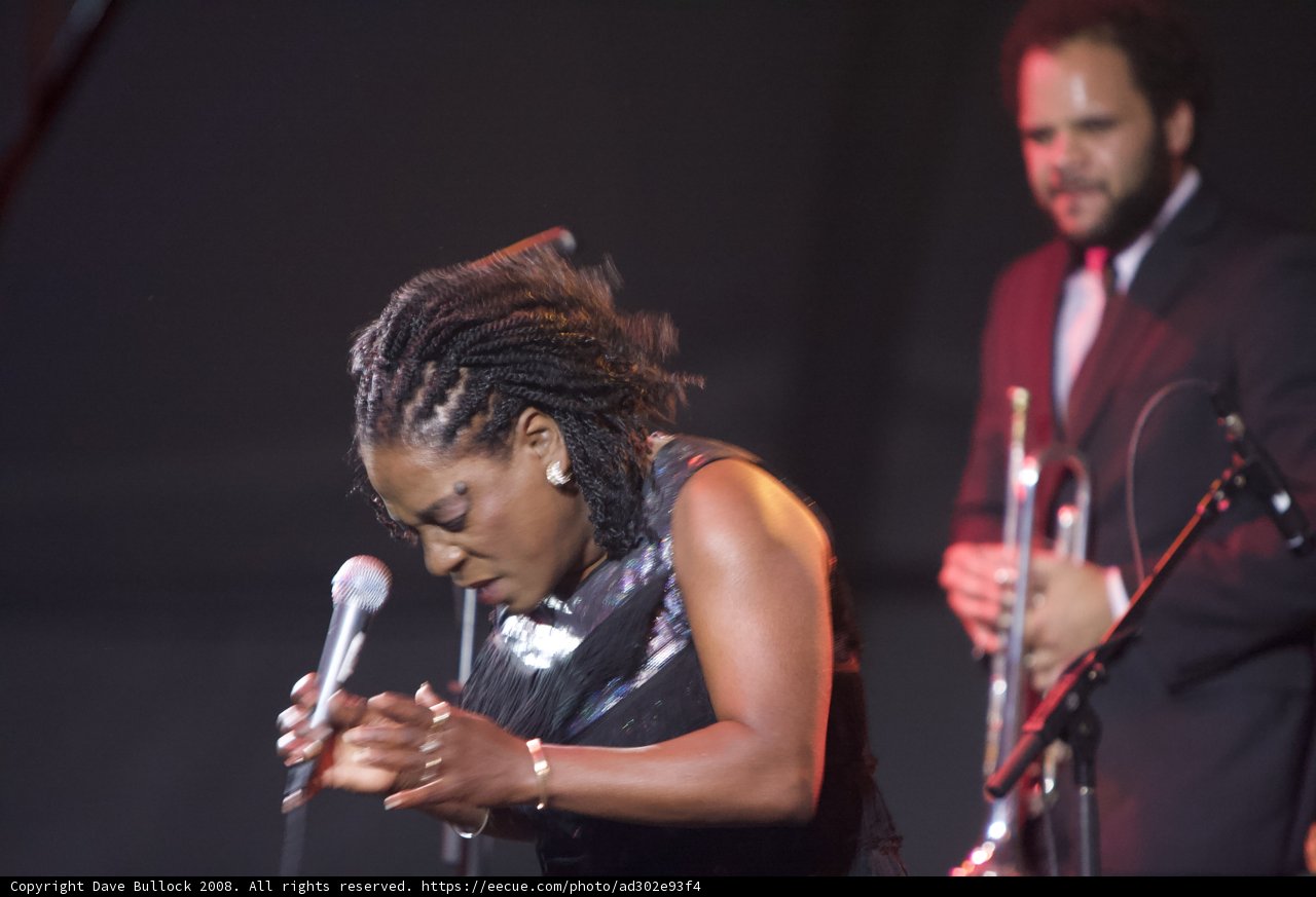 Crowd Goes Wild for Dreadlocked Singer at Coachella
