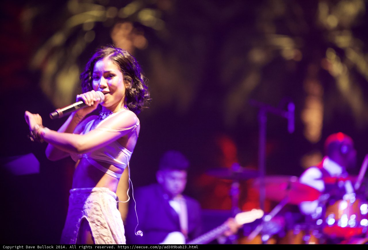 Jhené Aiko Rocks Coachella Stage in White Dress