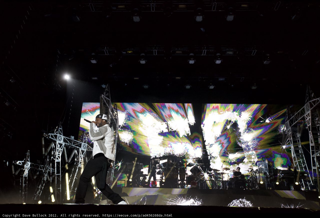 50 Cent Rocks Coachella Stage Under Dazzling Lights