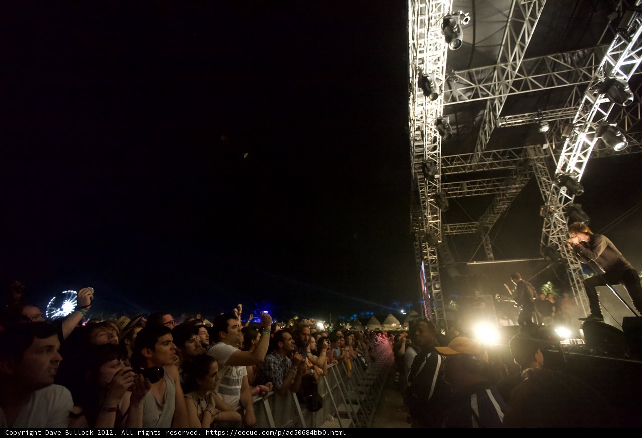 Bright lights, big crowd at Coachella concert