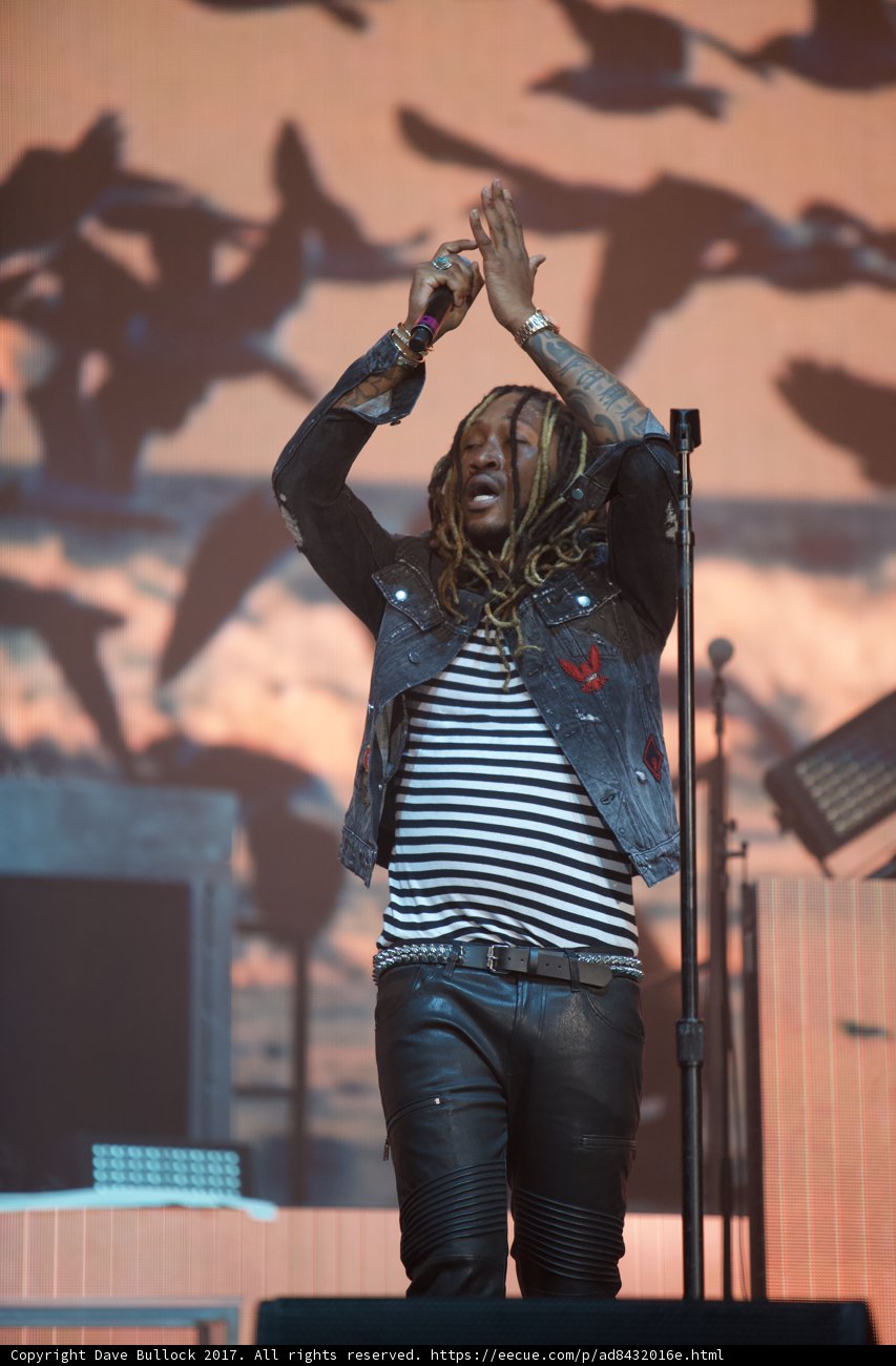 The Dreadlocked Entertainer Rocks the Stage at Coachella