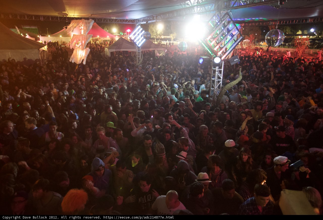Crowd Goes Wild at Coachella 2012