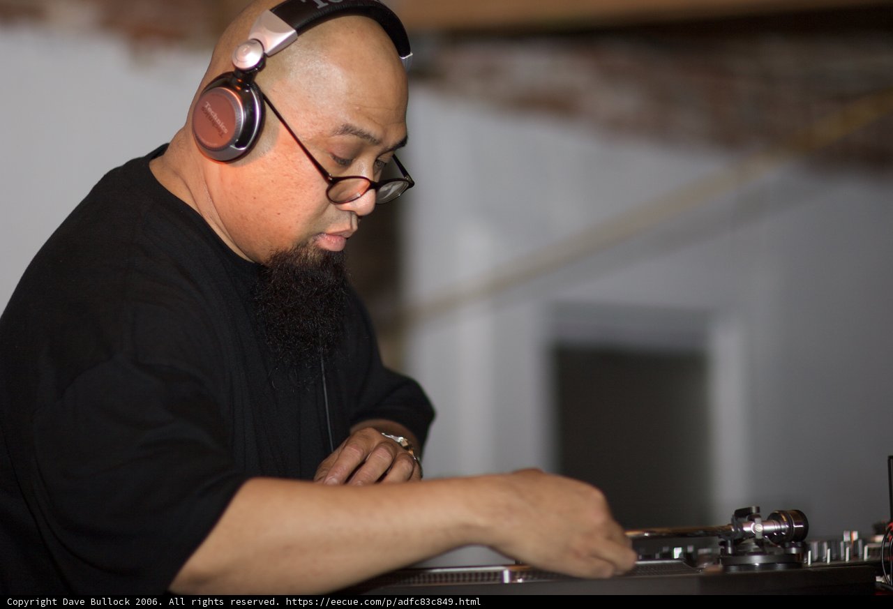 DJ Rhettmatic Rocking the Turntable