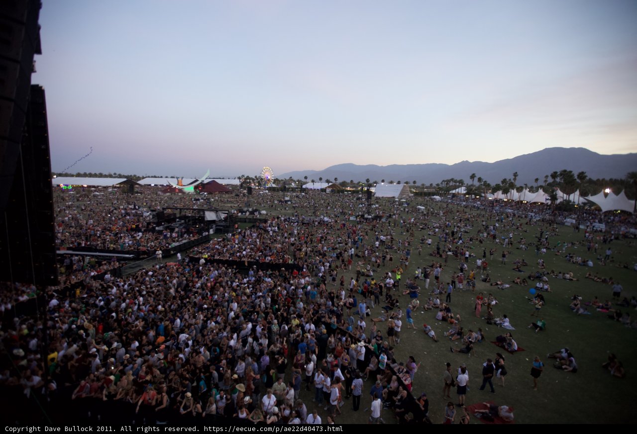 Coachella 2011: Sunday Concert Crowd