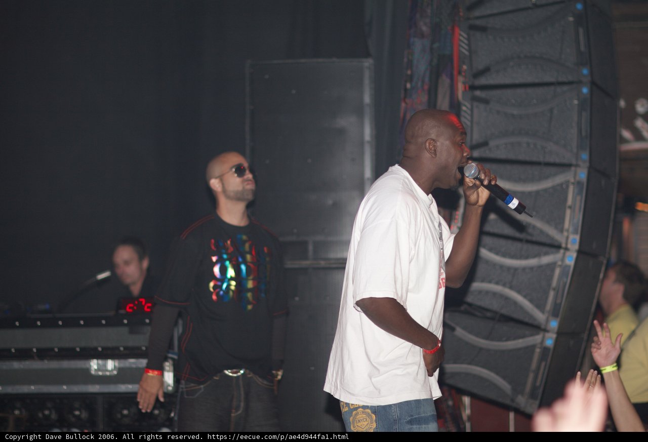 Azzi Memo's Electrifying Concert Performance