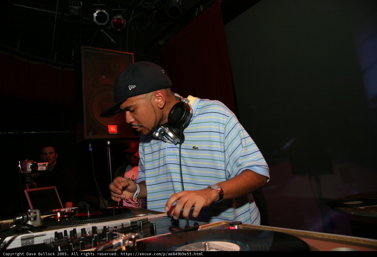 Deejay Craze Spinning Some Tunes
