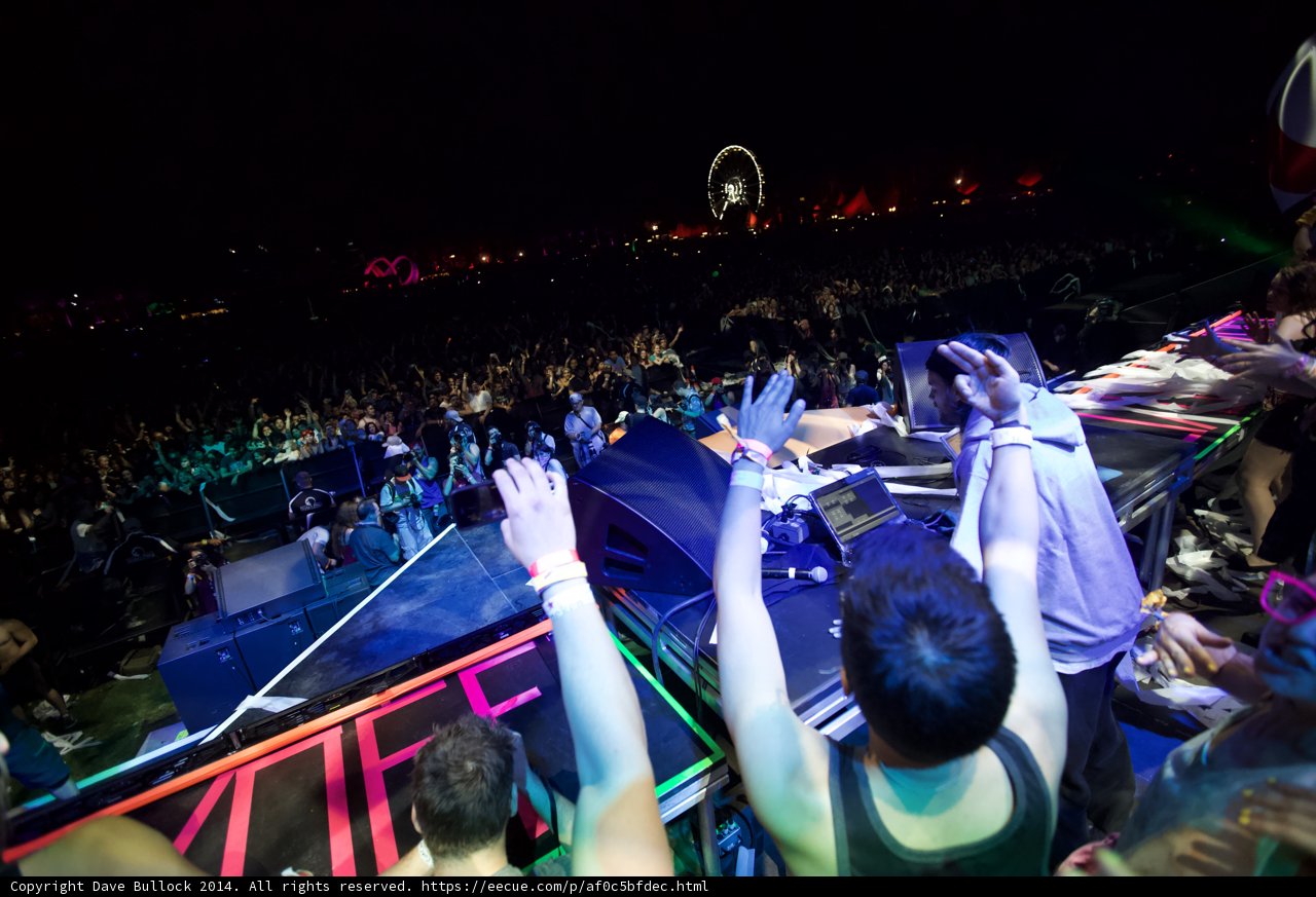 Lights up and Hands High at Coachella Concert