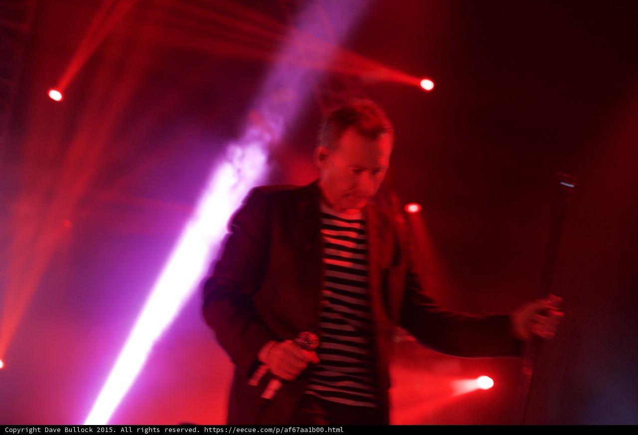 Singer Motion Blur Pink Beam